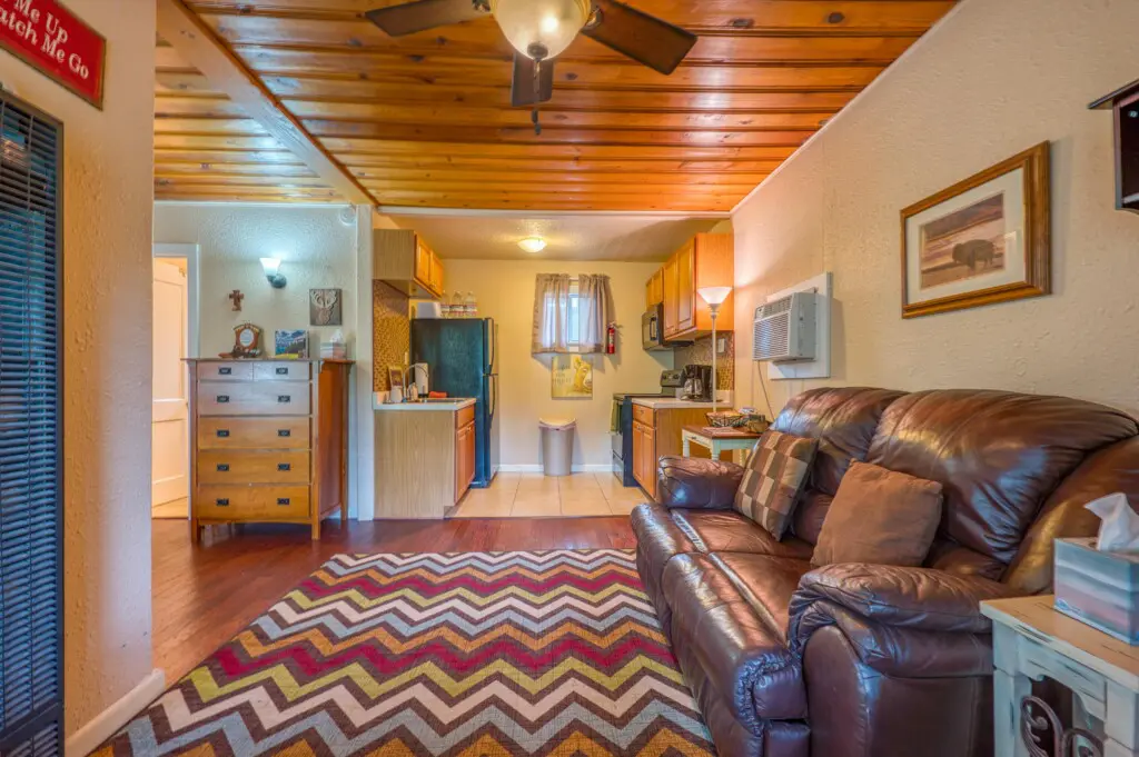 5f5c9195 cded 4b72 a18e 1cb8e83c8934.jpg